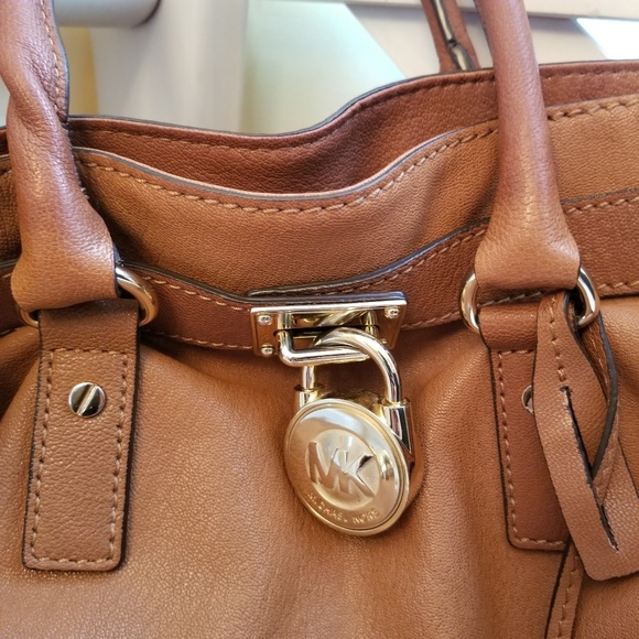 ❌ SOLD ❌ Michael Kors Hamilton Purse - Picture 2 of 8